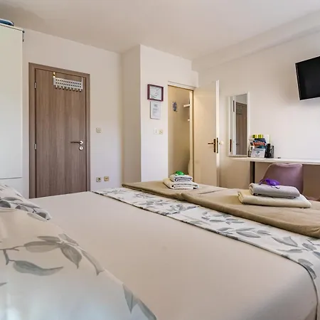 The Rozolina 3* Cres