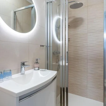 The Rozolina 3*