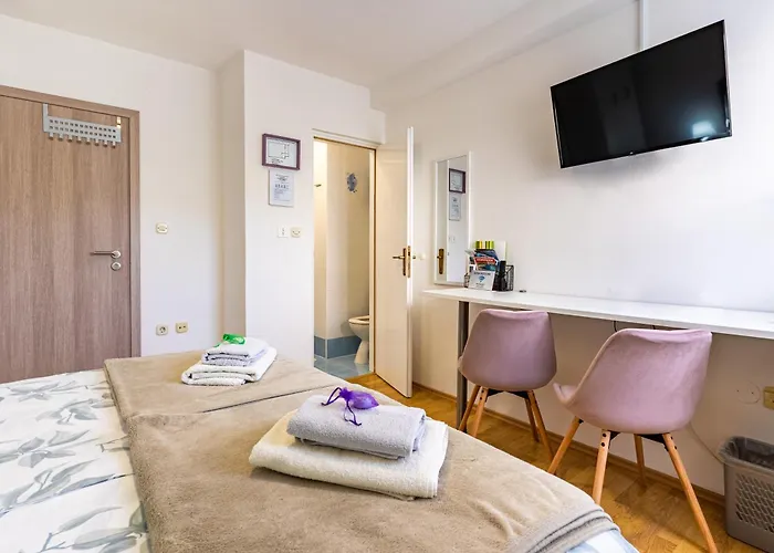 The Rozolina 3* Cres