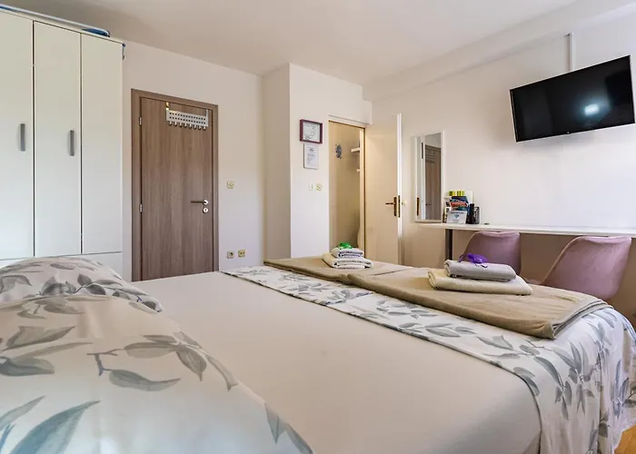 The Rozolina 3* Cres