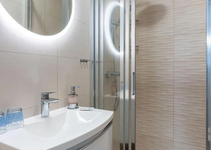 The Rozolina 3*