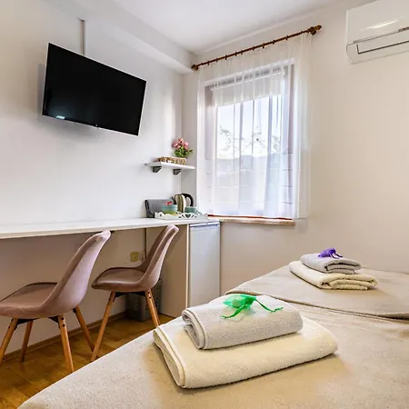 The Rozolina בית הארחה